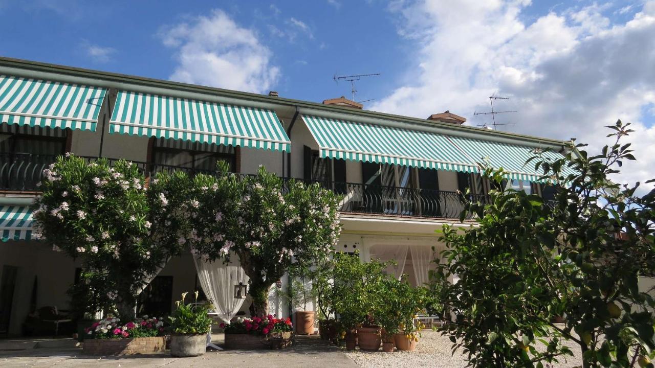Il Gelso Di Barcuzzi Bed and Breakfast Lonato Εξωτερικό φωτογραφία